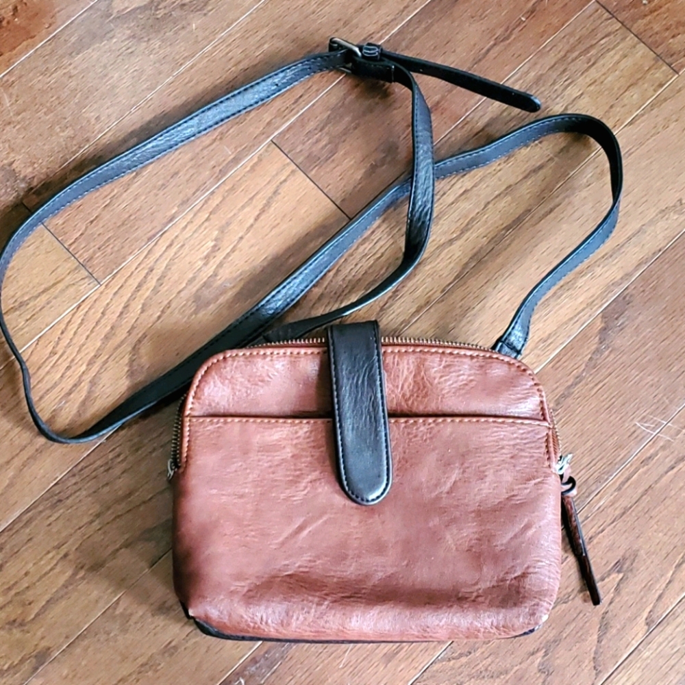 Double pouch American Eagle crossover purse